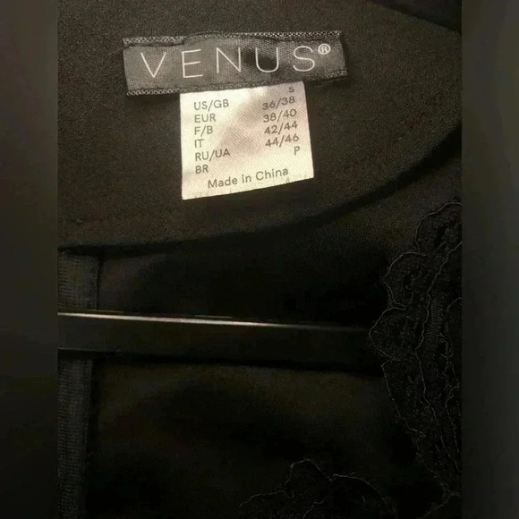 💃🏻🔥Black Lace accent Jumpsuit💃🏻🔥 - Picture 9 of 13